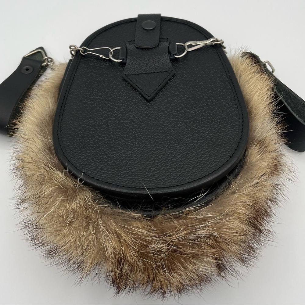 Fur Sporran Bag with Triple Tassels - Picture 3 of 5